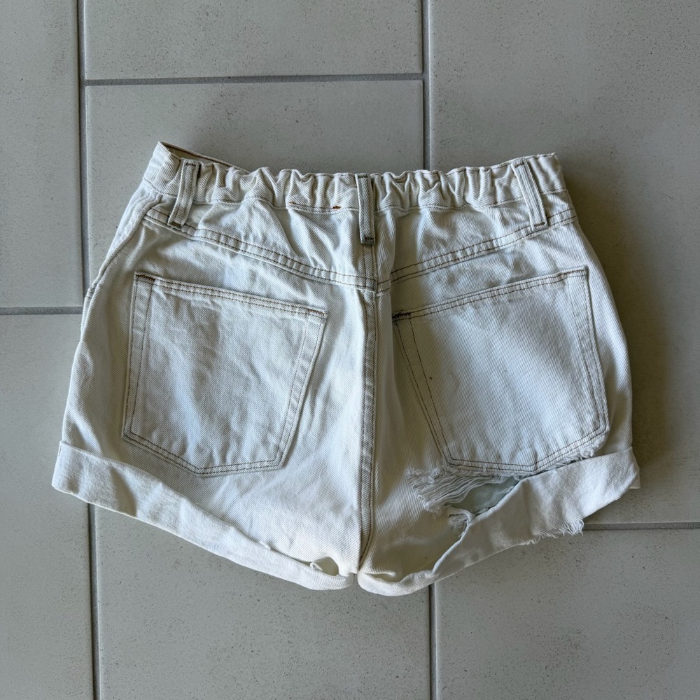 LF - Furst of a Kind - Vintage White Denim Shorts with elastic band - Picture 3 of 3